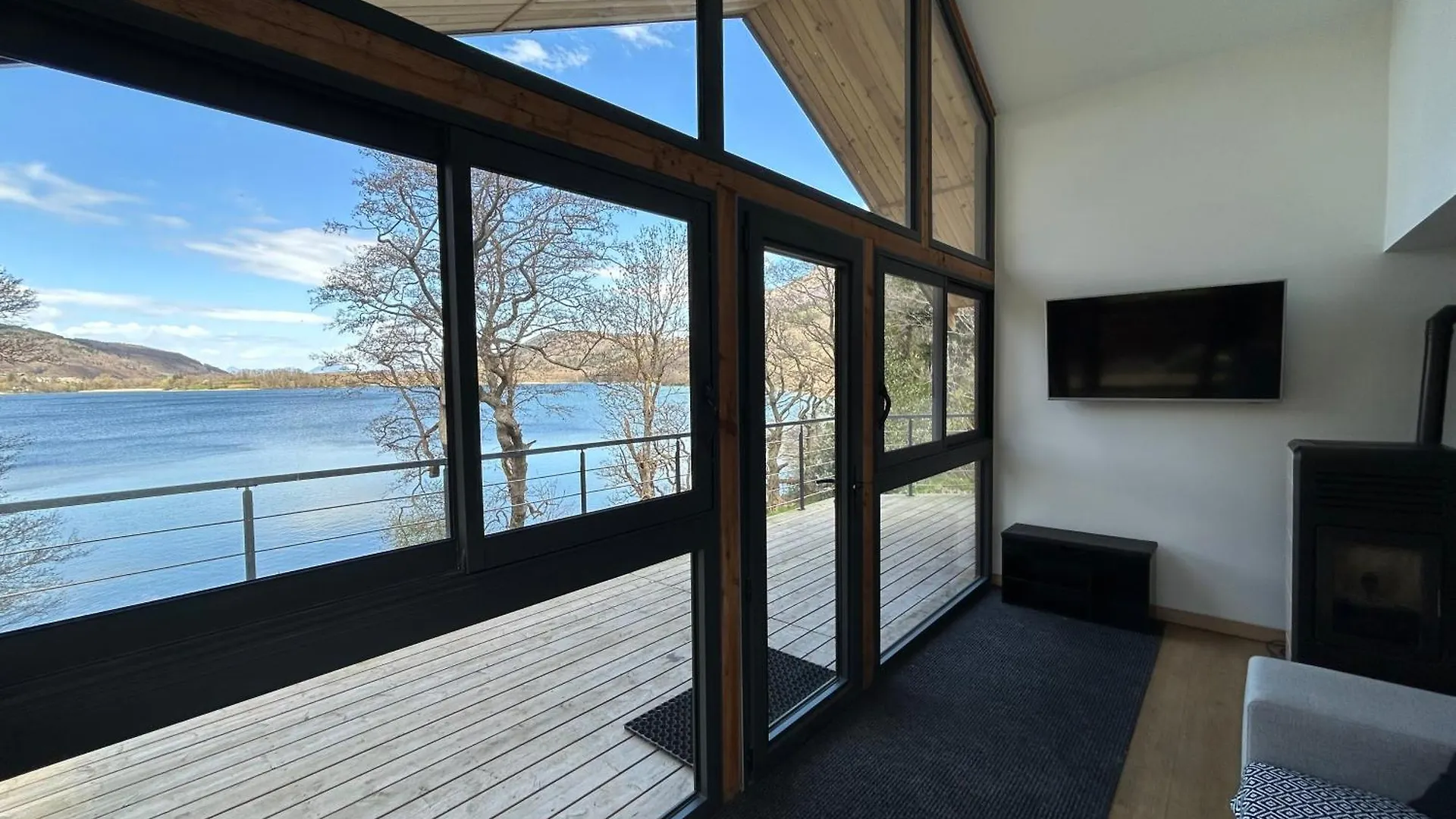Le Chalet Avec Sa Plage Privee Saint-Theoffrey